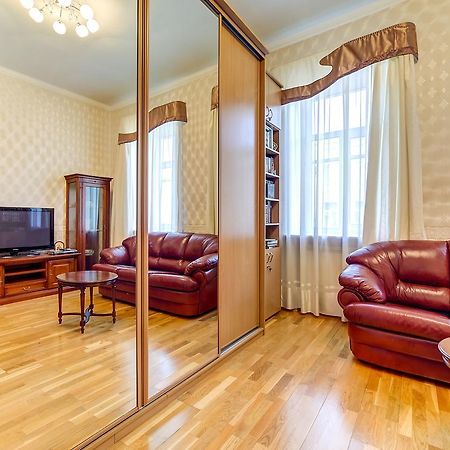 Apartment On Oranzhereynaya 7 普希金 外观 照片