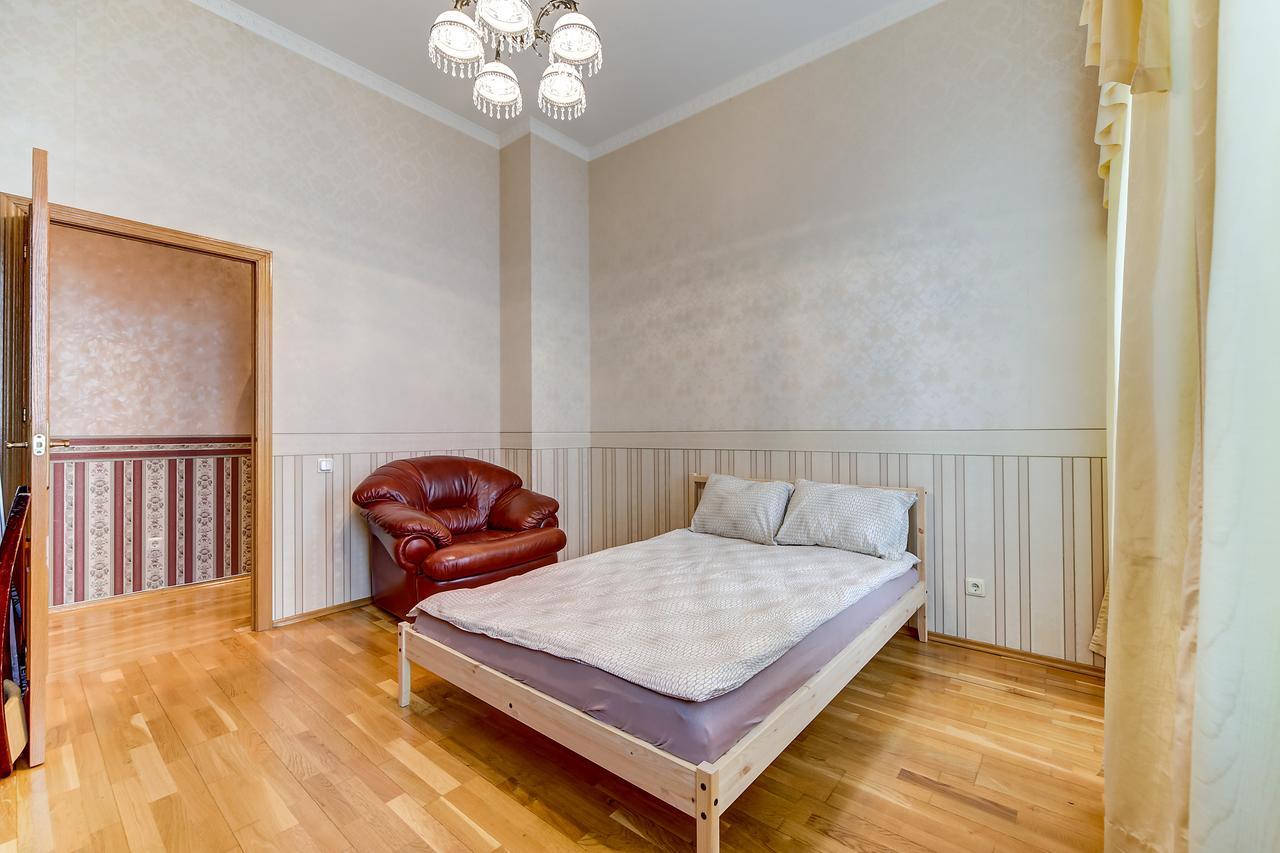 Apartment On Oranzhereynaya 7 普希金 外观 照片