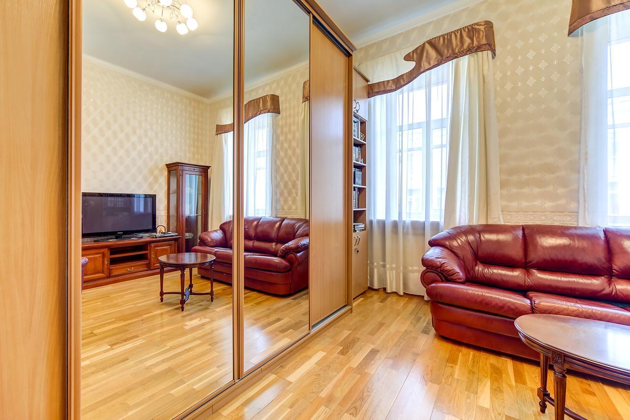 Apartment On Oranzhereynaya 7 普希金 外观 照片