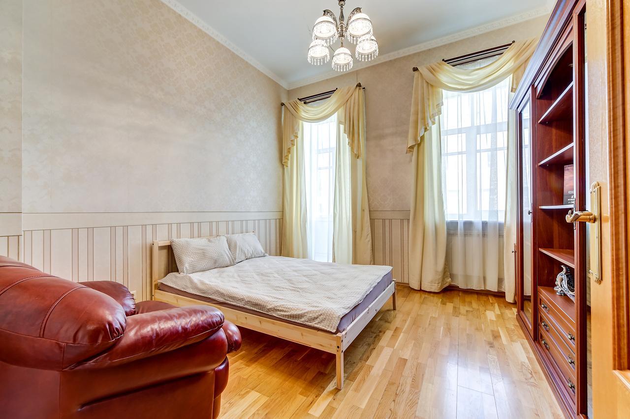 Apartment On Oranzhereynaya 7 普希金 外观 照片