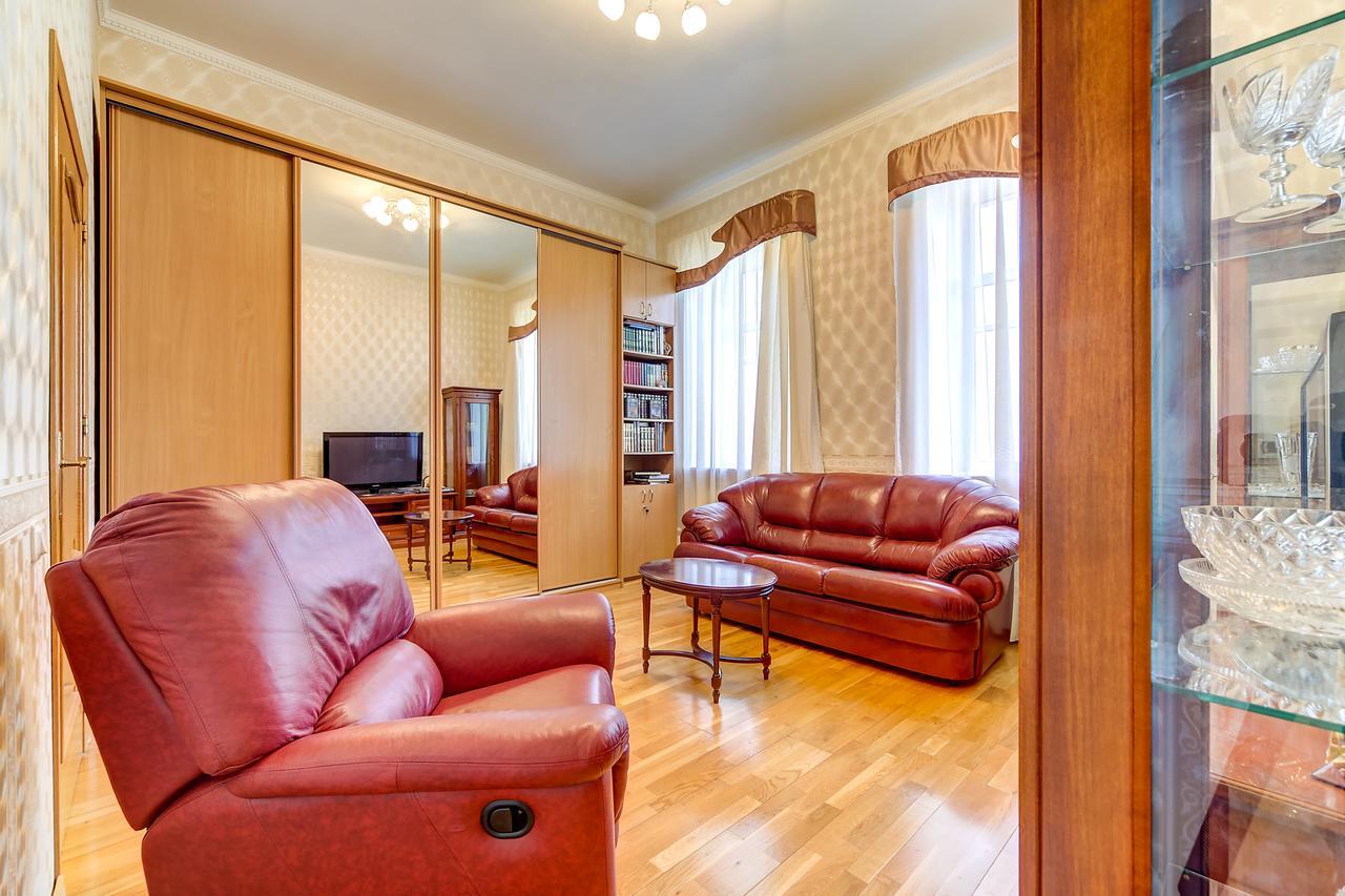 Apartment On Oranzhereynaya 7 普希金 外观 照片