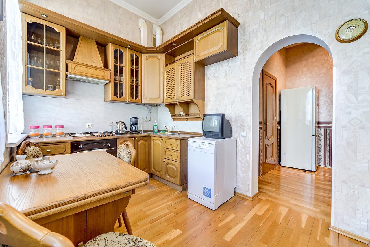 Apartment On Oranzhereynaya 7 普希金 外观 照片