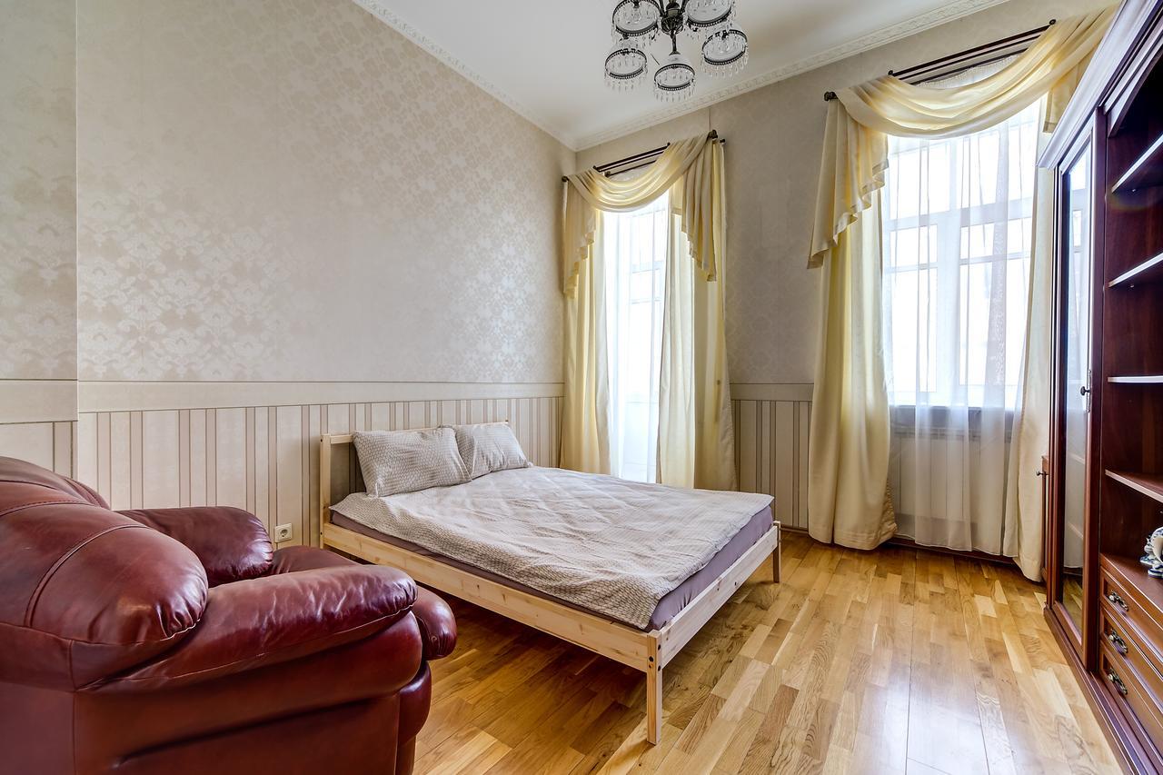 Apartment On Oranzhereynaya 7 普希金 外观 照片